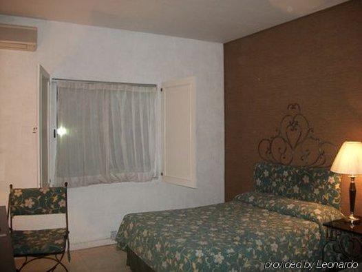 Zar Guadalajara Hotel La Venta del Astillero Kamer foto